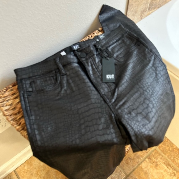 NWT. Kut from the Kloth. Black embossed jeans size 12. - Picture 5 of 5
